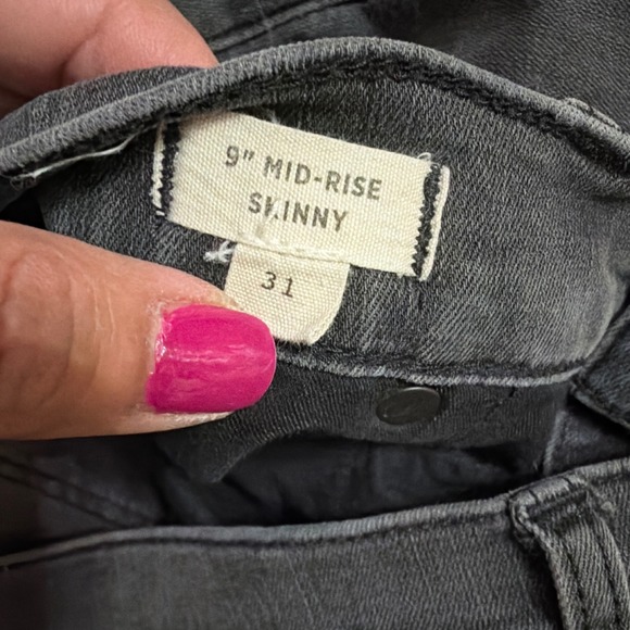 Madewell 9" Mid-Rise Skinny Jeans Women 31 Black Good Distressed Raw Hem H2230 - Picture 3 of 7